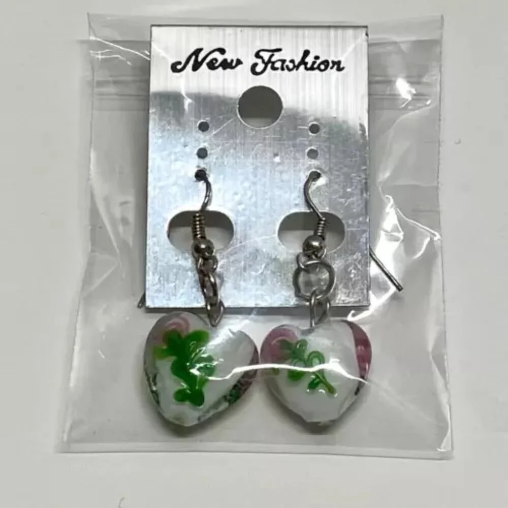 New Fashion Brand Earrings Murano Style White Glass Heart Beads Pink Flowers NWT